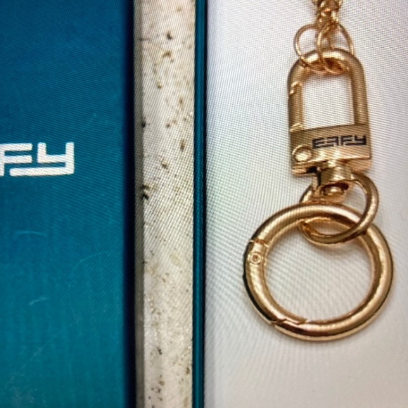 Effy Gold Tone Handbag Charm Holder in Box - Picture 3 of 3